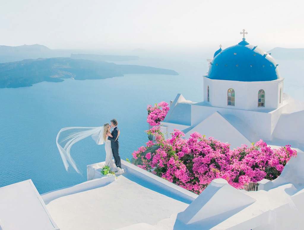 Unbelievable Wedding Photo in Greece